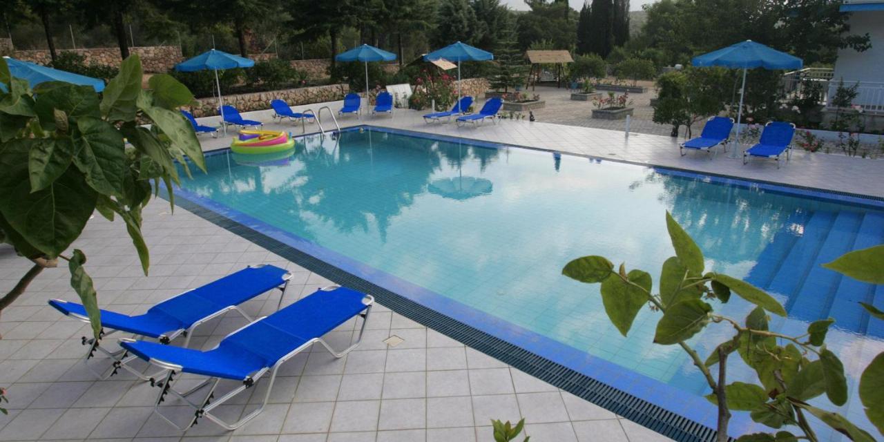 Blue White Apartments - Kefallonia Poolside Retreats Spartia (Kefalonia) Exterior foto
