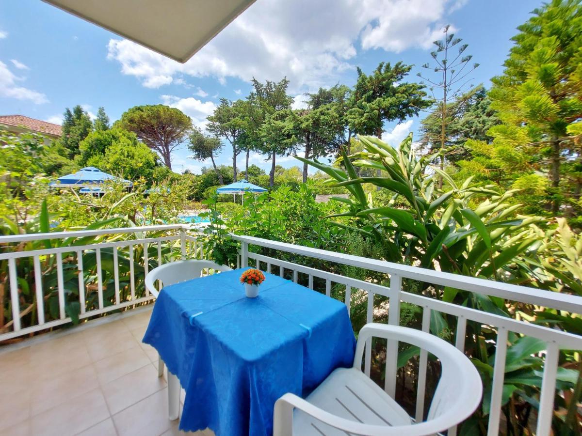 Blue White Apartments - Kefallonia Poolside Retreats Spartia (Kefalonia) Exterior foto