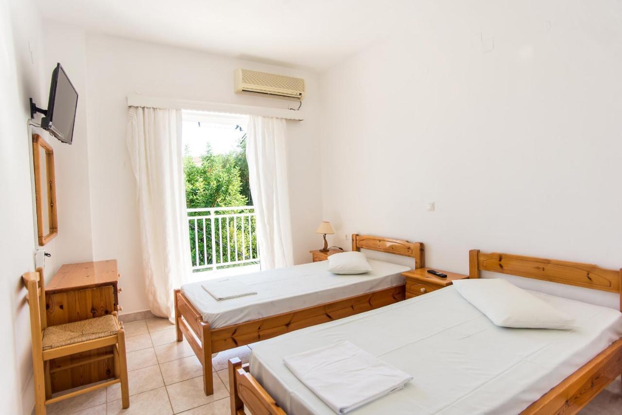 Blue White Apartments - Kefallonia Poolside Retreats Spartia (Kefalonia) Exterior foto