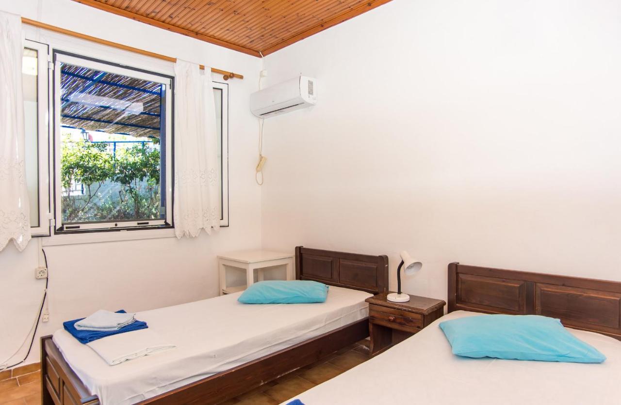 Blue White Apartments - Kefallonia Poolside Retreats Spartia (Kefalonia) Exterior foto