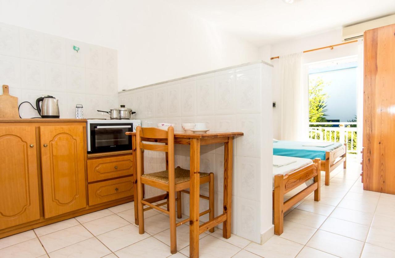 Blue White Apartments - Kefallonia Poolside Retreats Spartia (Kefalonia) Exterior foto