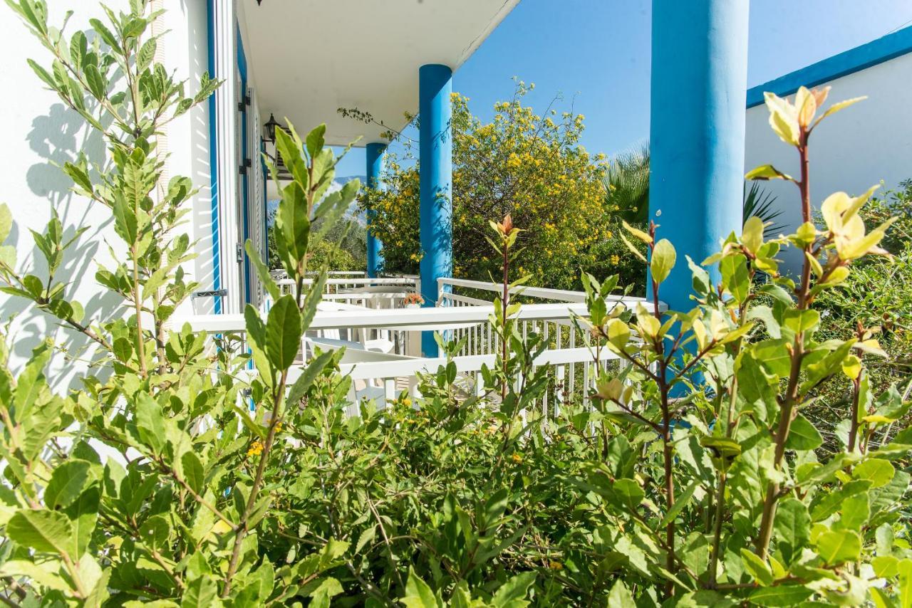 Blue White Apartments - Kefallonia Poolside Retreats Spartia (Kefalonia) Exterior foto